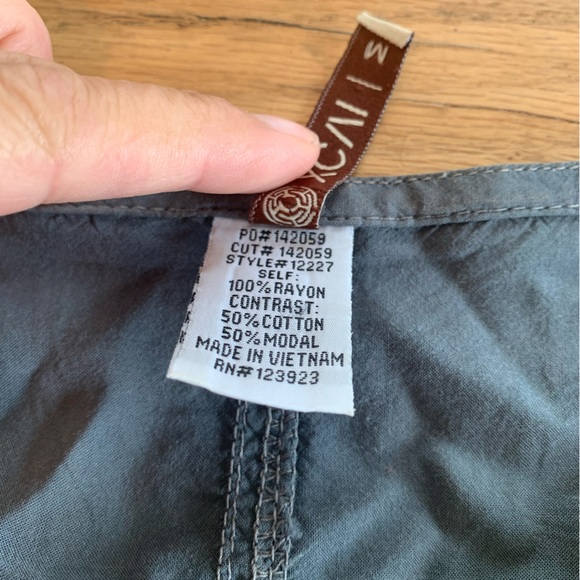 XCVI Contrast Vneck Short Sleeve Tee Shirt Tunic Gray  Women’s Medium Preloved - Picture 3 of 11